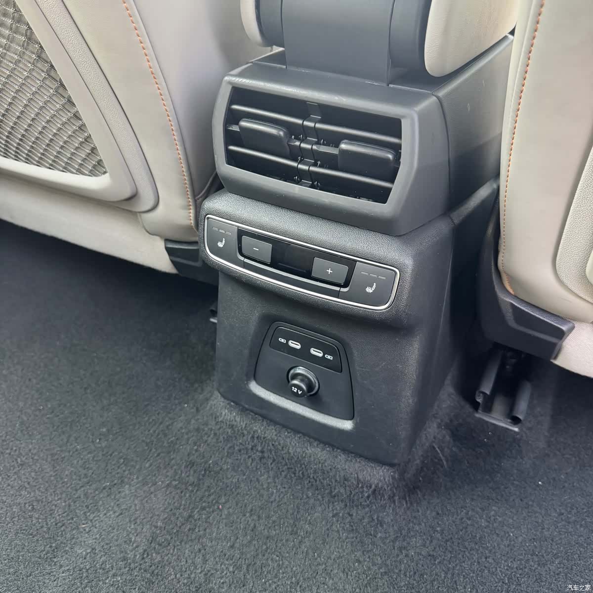 Audi Q5 e-tron, 2022 13