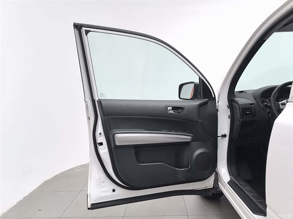 Nissan MX6, 2015 8