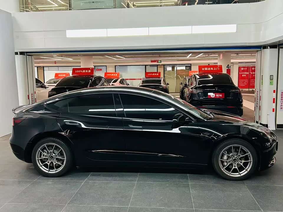 Tesla Model Y Tesla Model Y