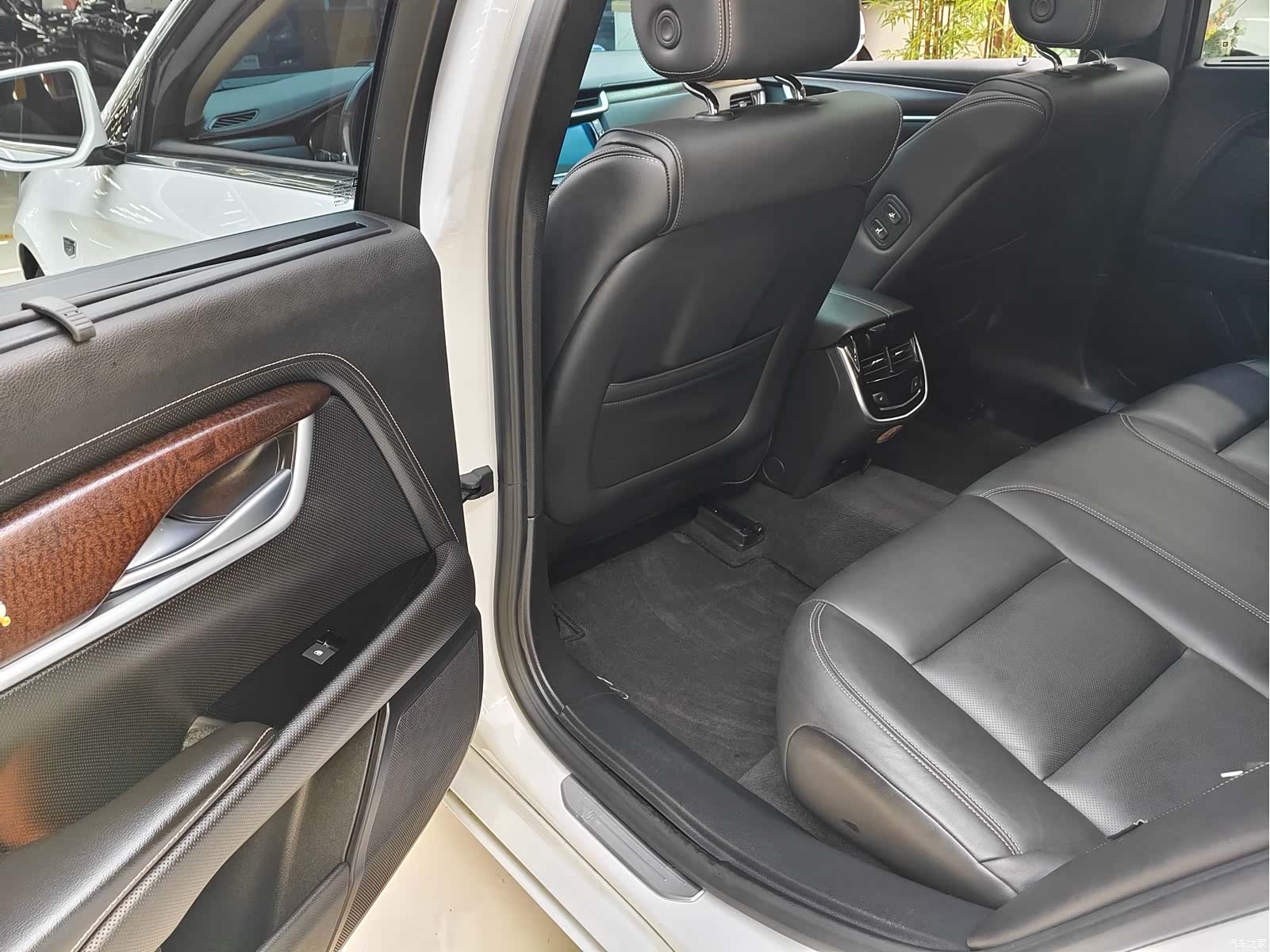 Cadillac XTS, 2018 13