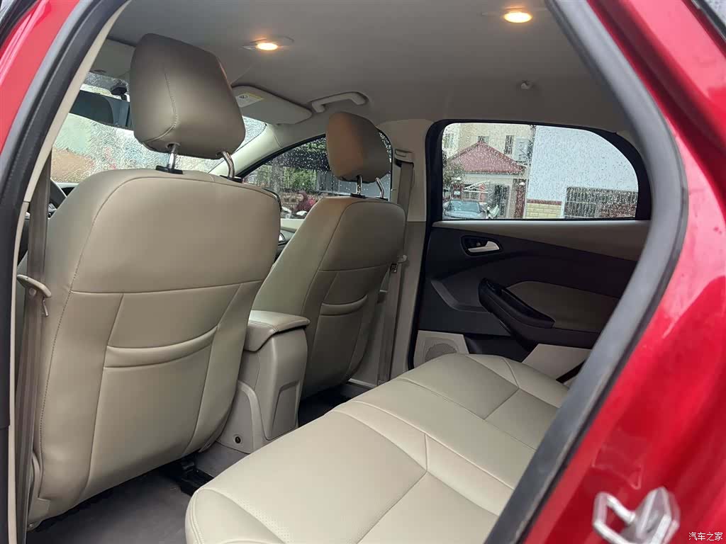 Ford Focus, 2014 9
