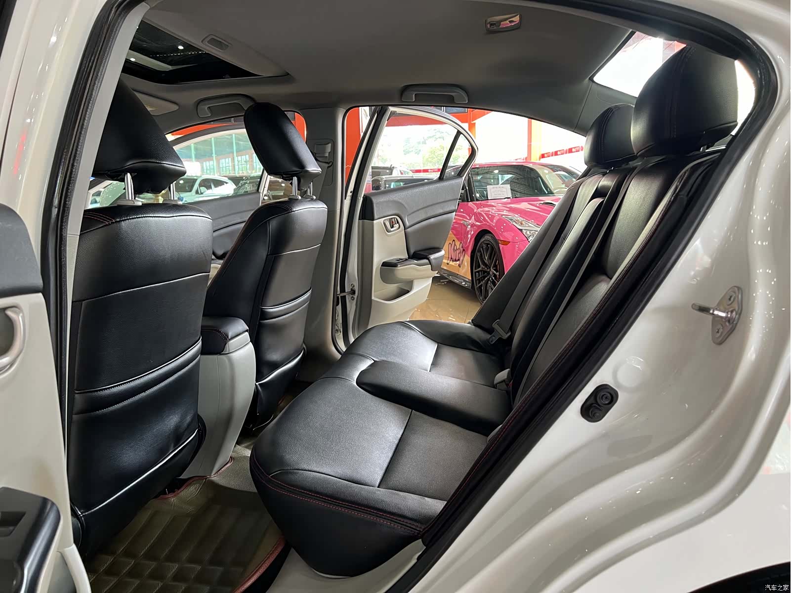 Honda Civic, 2015 10