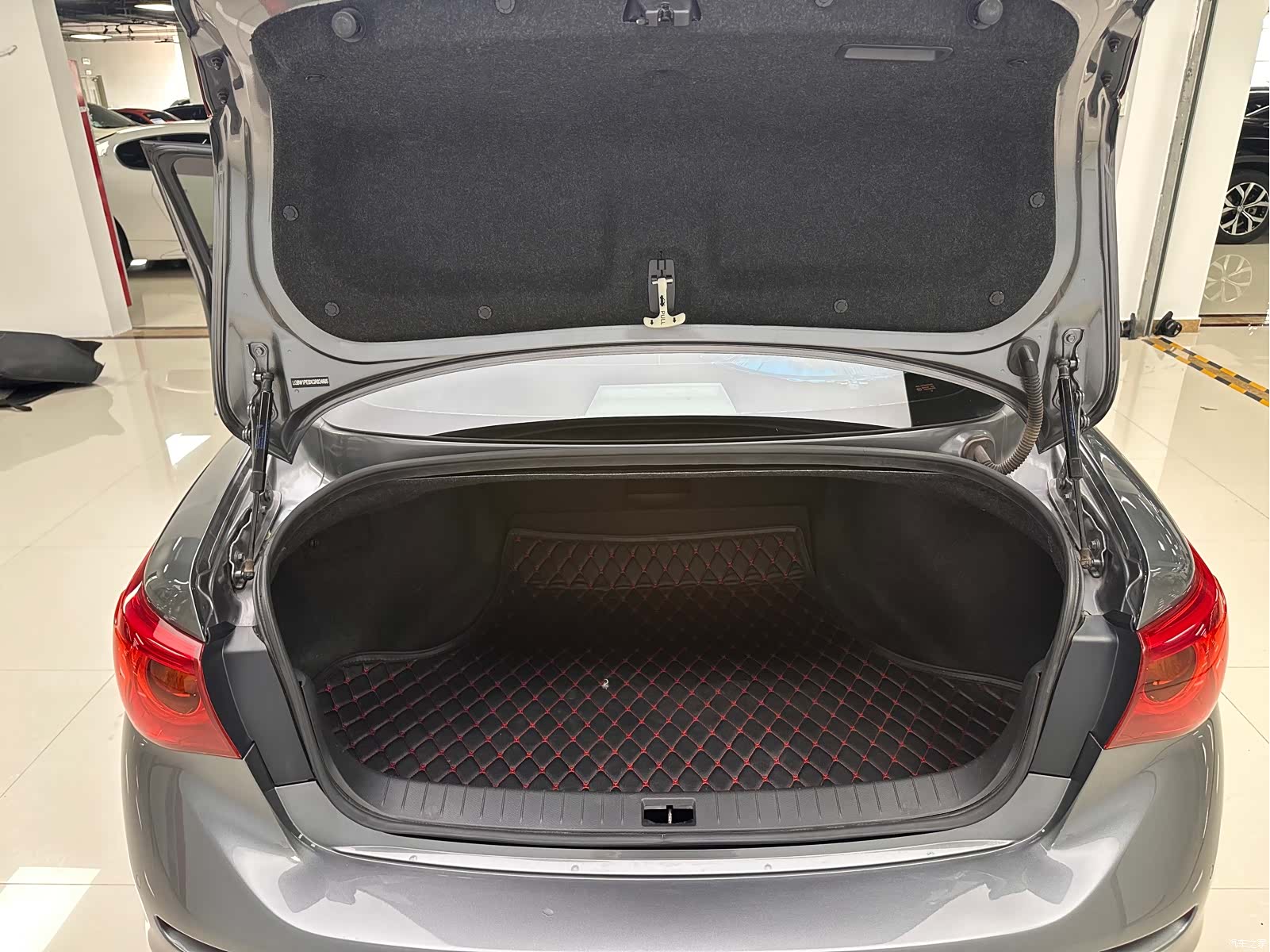 Infiniti Q50L, 2016 16