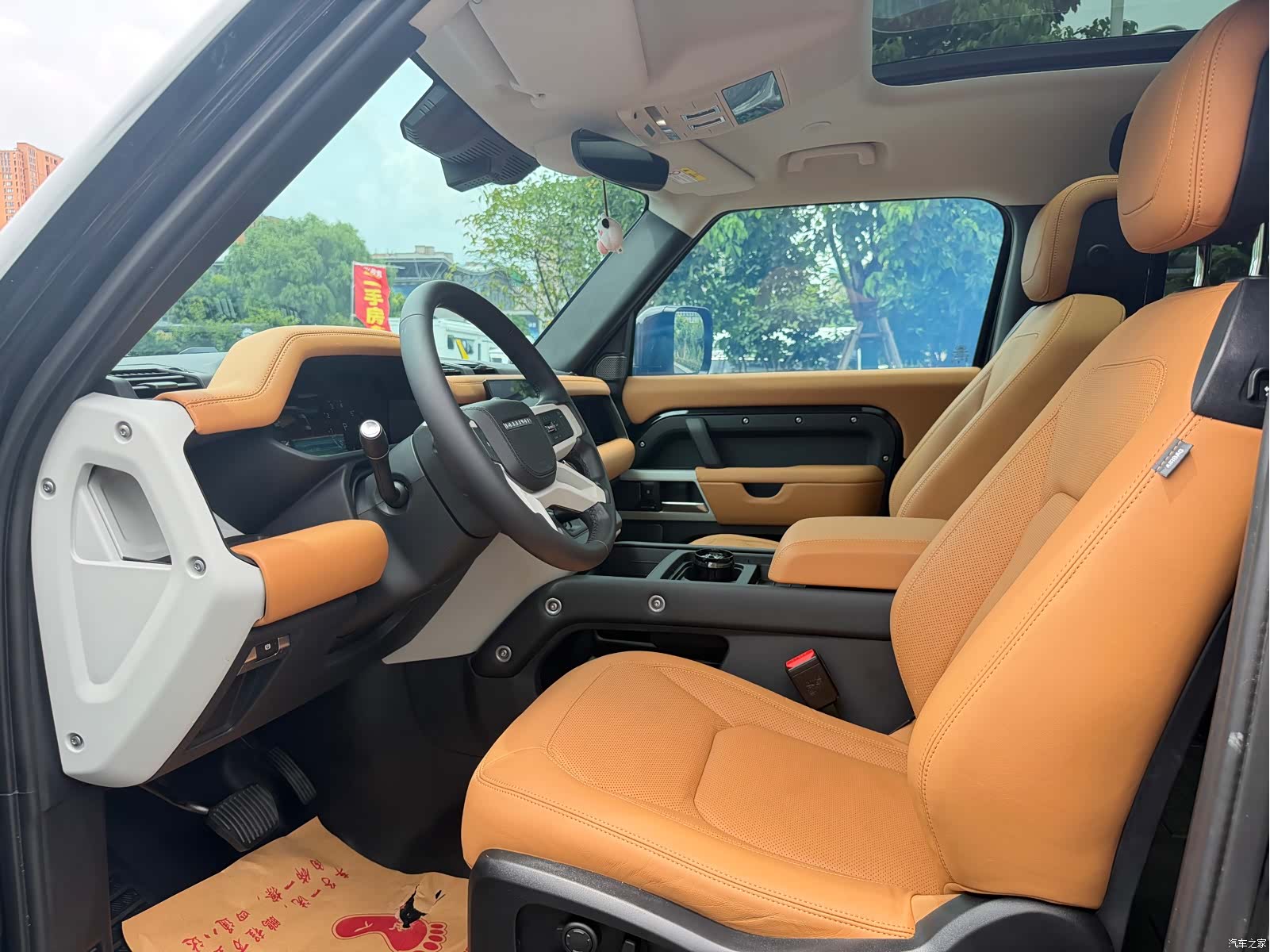 Land Rover Defender, 2024 8