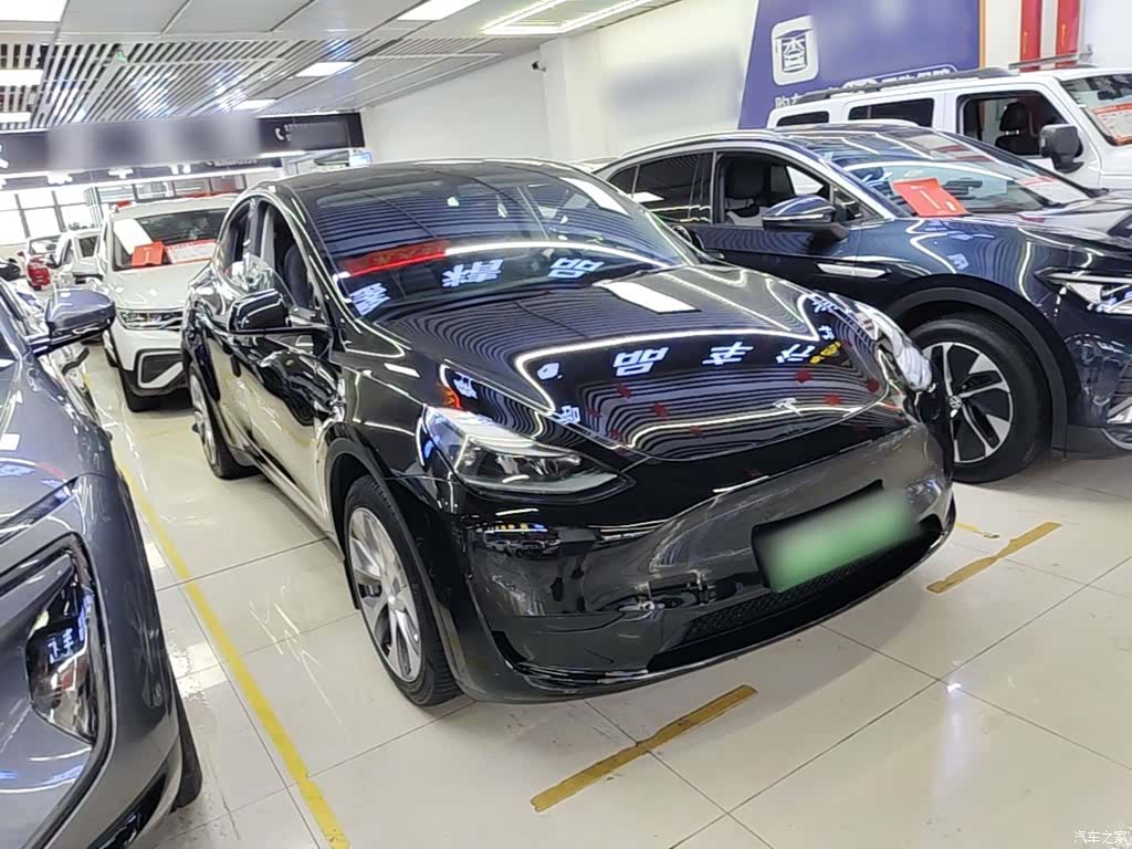 Tesla Model Y, 2023 4