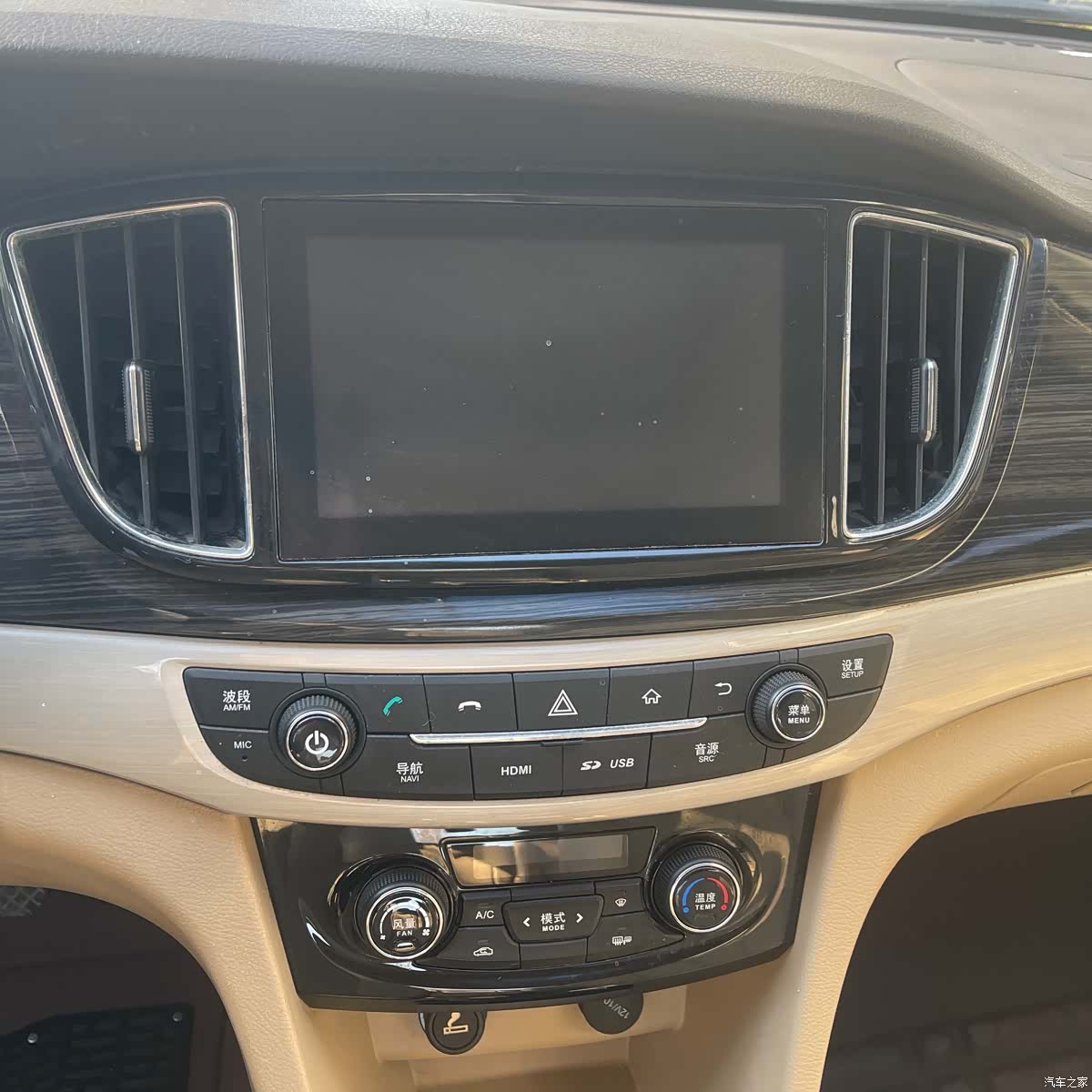 Wuling 730, 2017 11
