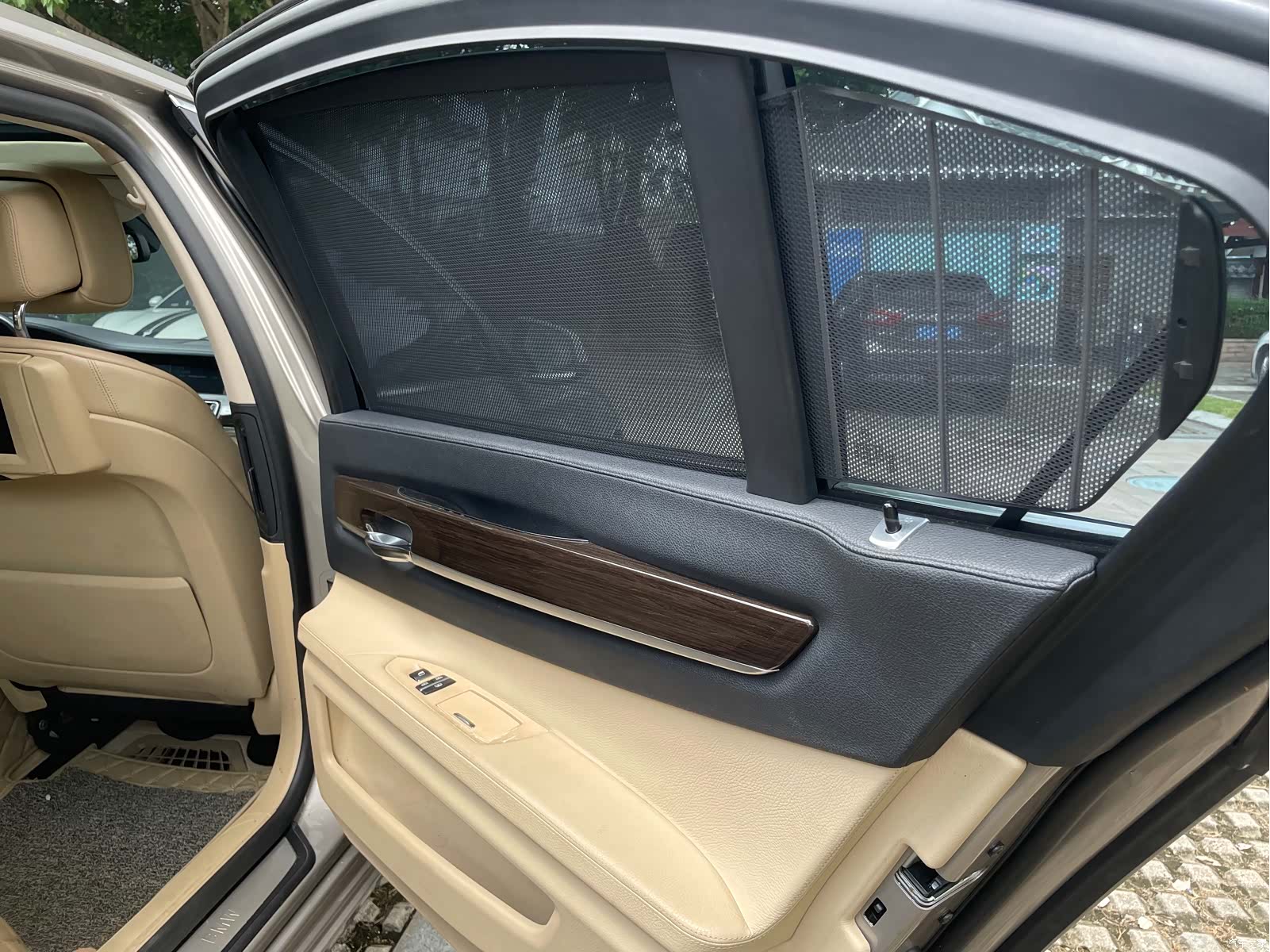 BMW 7 Series, 2010 11