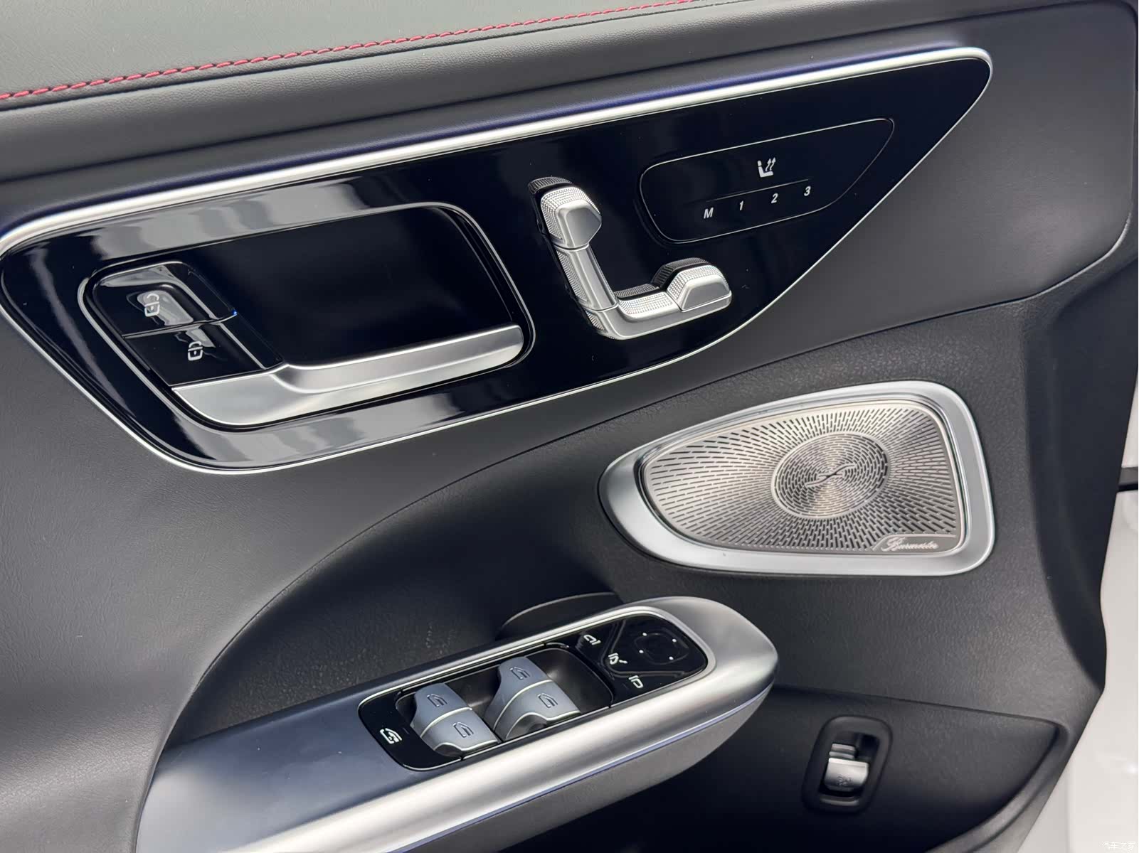 Mercedes-Benz C-Class, 2025 12