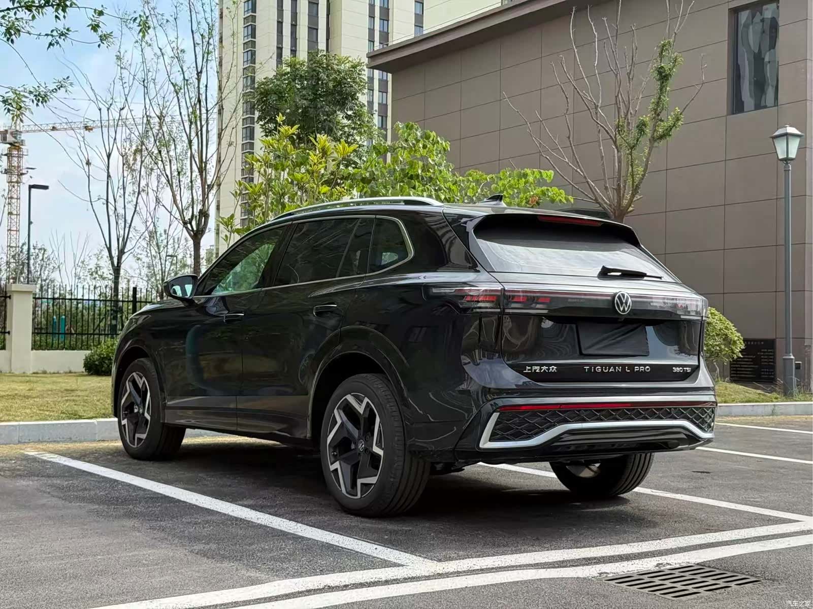 Volkswagen Tiguan L, 2026 7