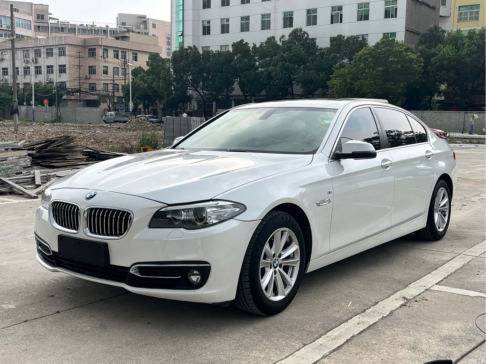 BMW 5 Series, 2016 1