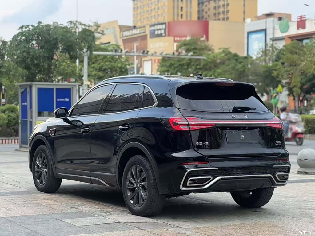 Hongqi HS5, 2025 12