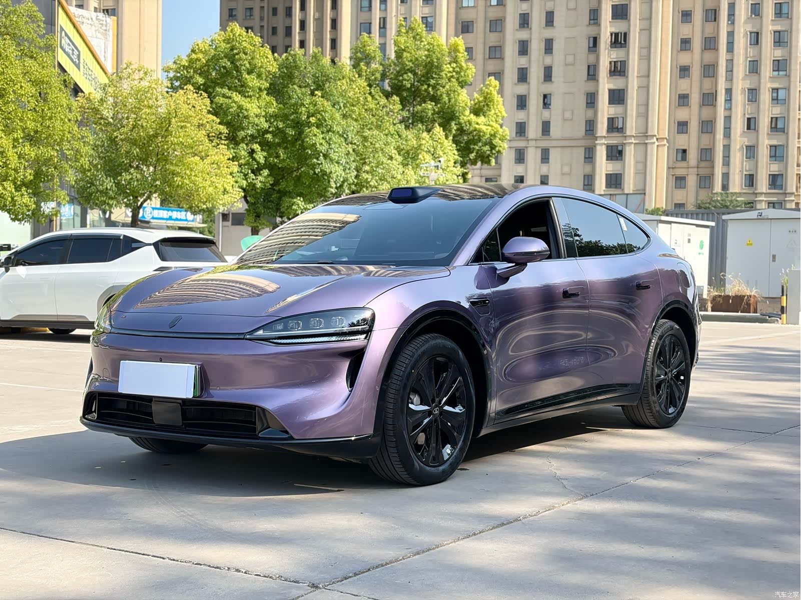 Luxeed R7