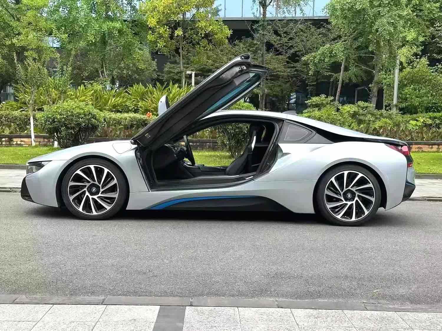 BMW i8, 2018 все фото