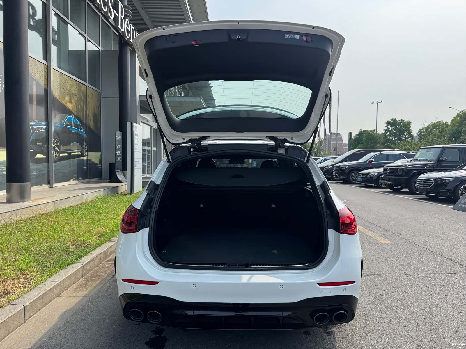 Mercedes-Benz C-Class, 2025 19