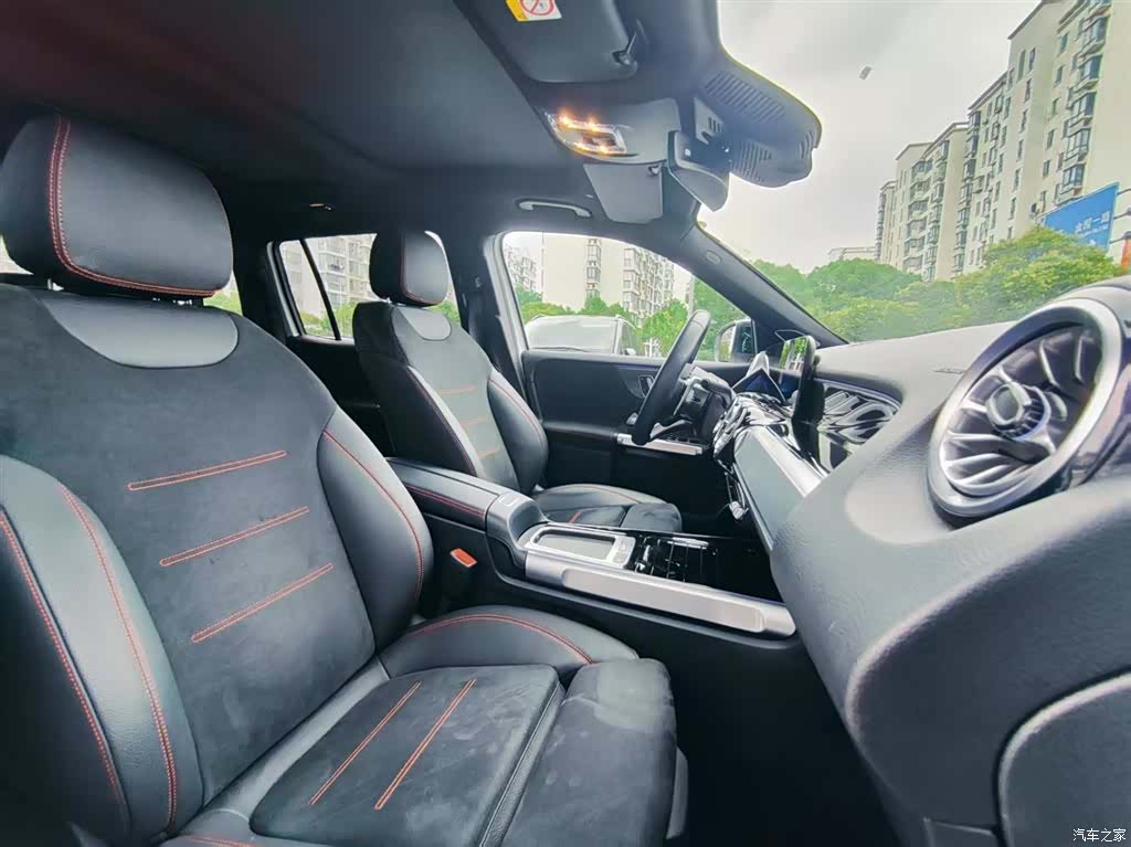 Mercedes-Benz GLB, 2025 21