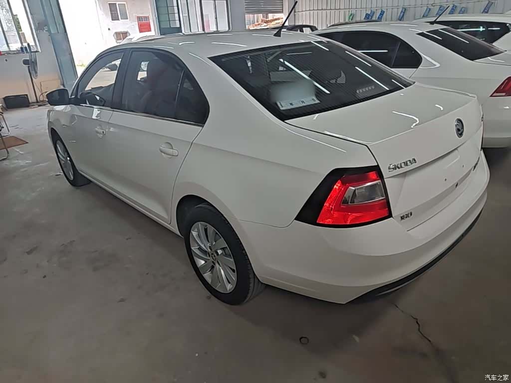 Skoda Rapid, 2018 все фото