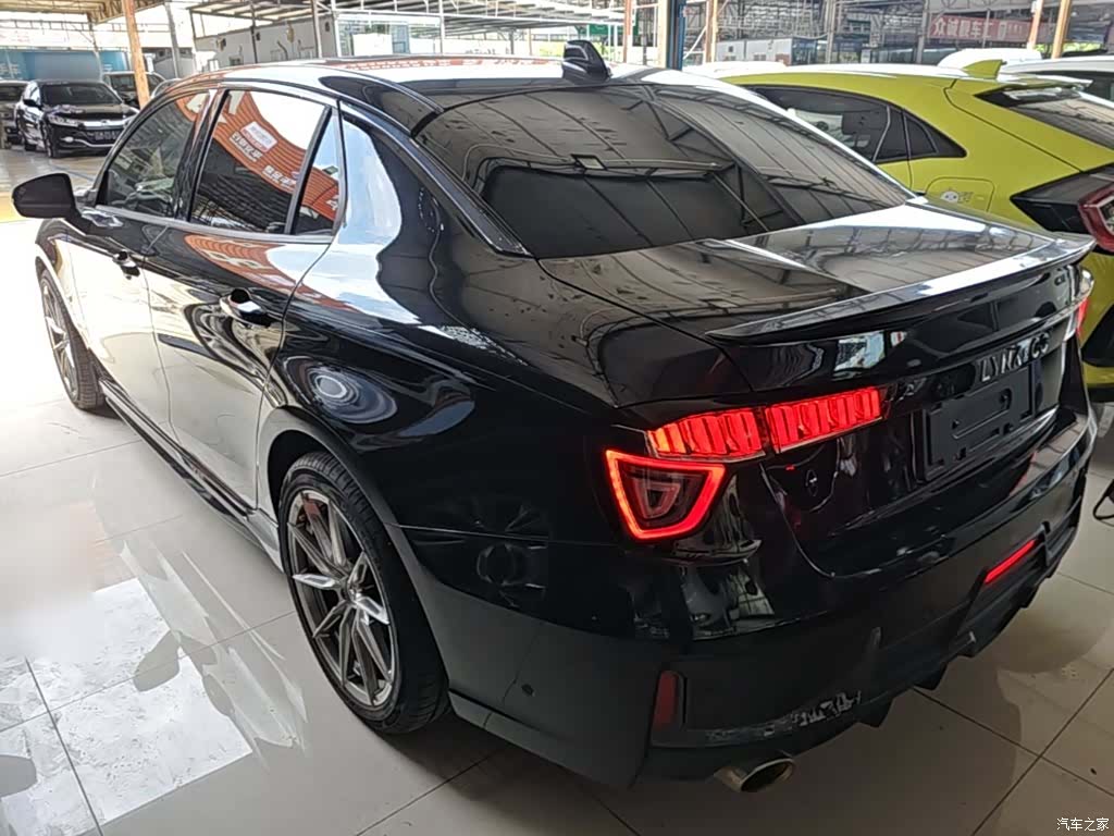 Lynk & Co 01, 2020 все фото