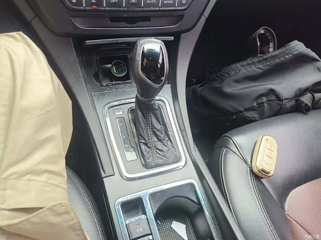 Geely Emgrand, 2017 14
