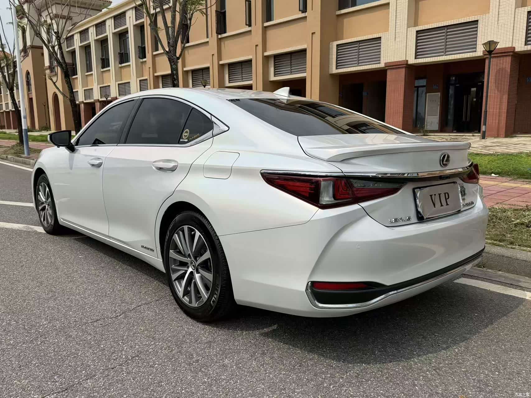 Lexus ES, 2019 8