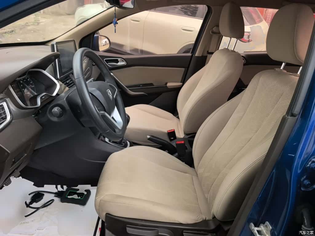 Wuling 310W, 2018 15