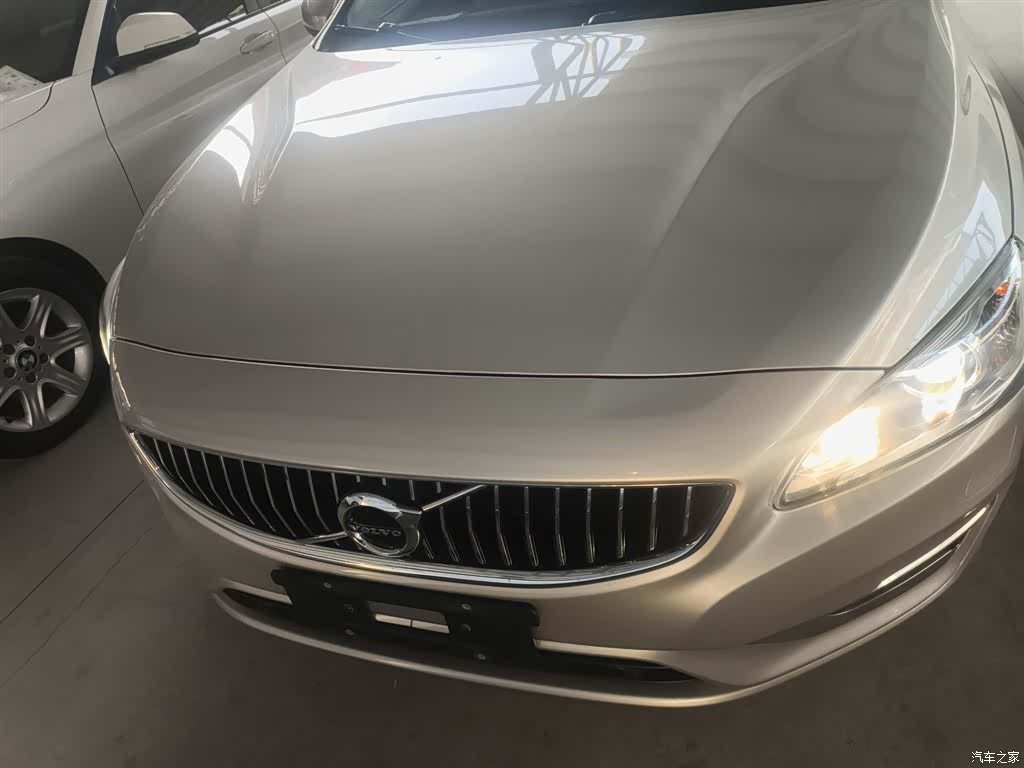 Volvo S60, 2019 3