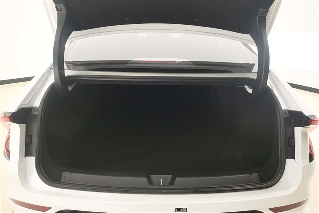 Wuling Starlight, 2025 4