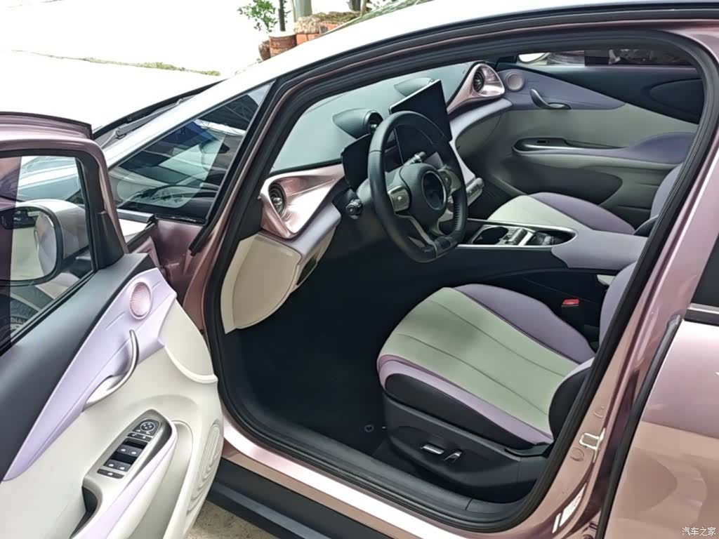 BYD Dolphin, 2023 16