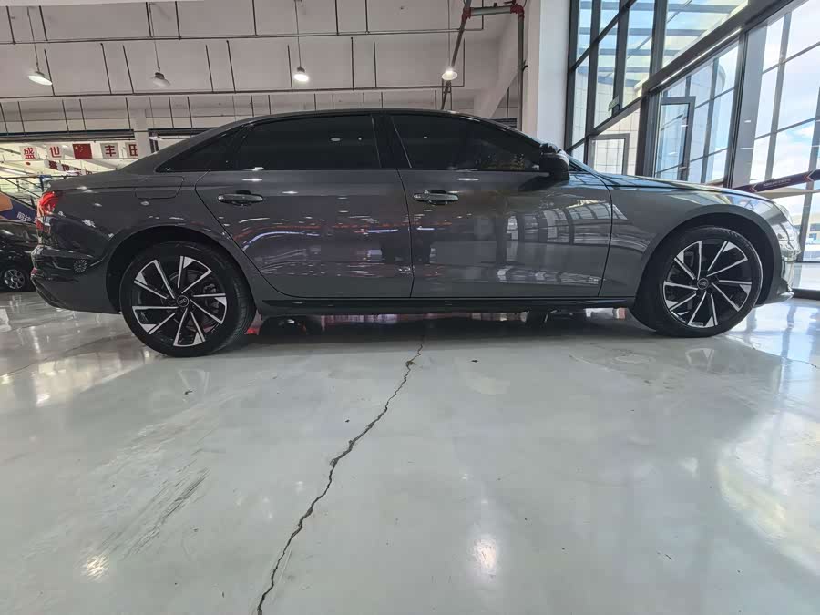 Audi A4L 2023, фото 25