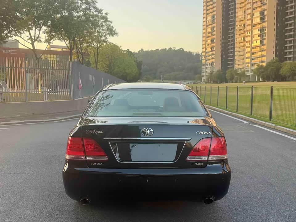 Toyota crown