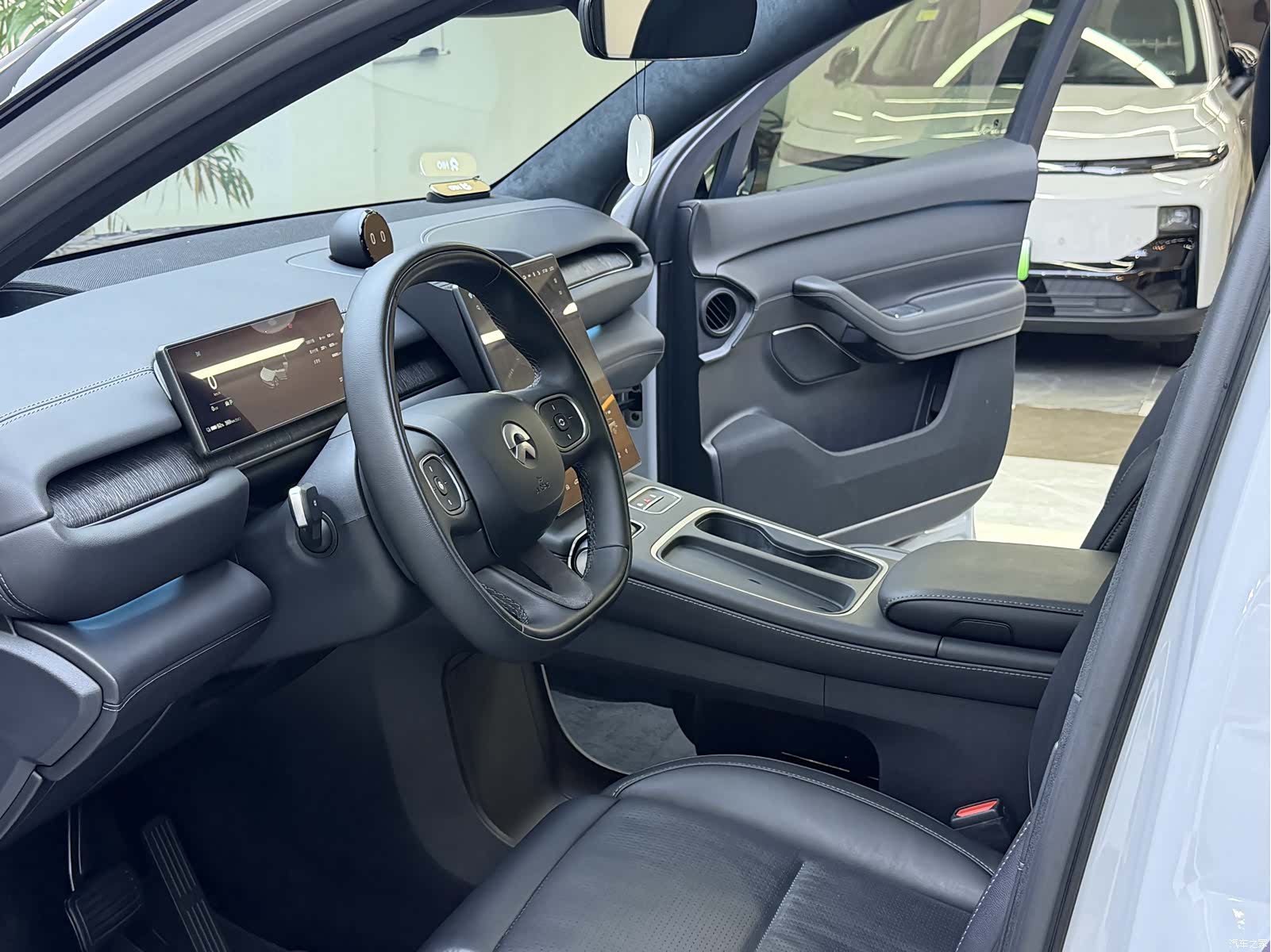 NIO ES6, 2023 4