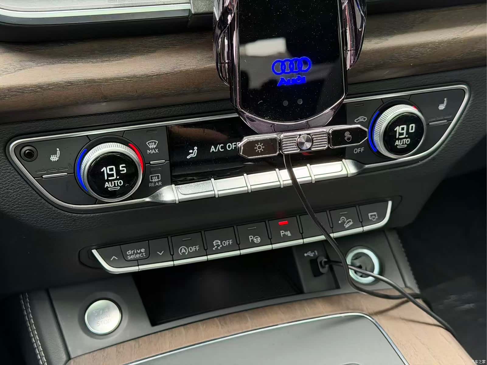 Audi Q5L, 2022 11