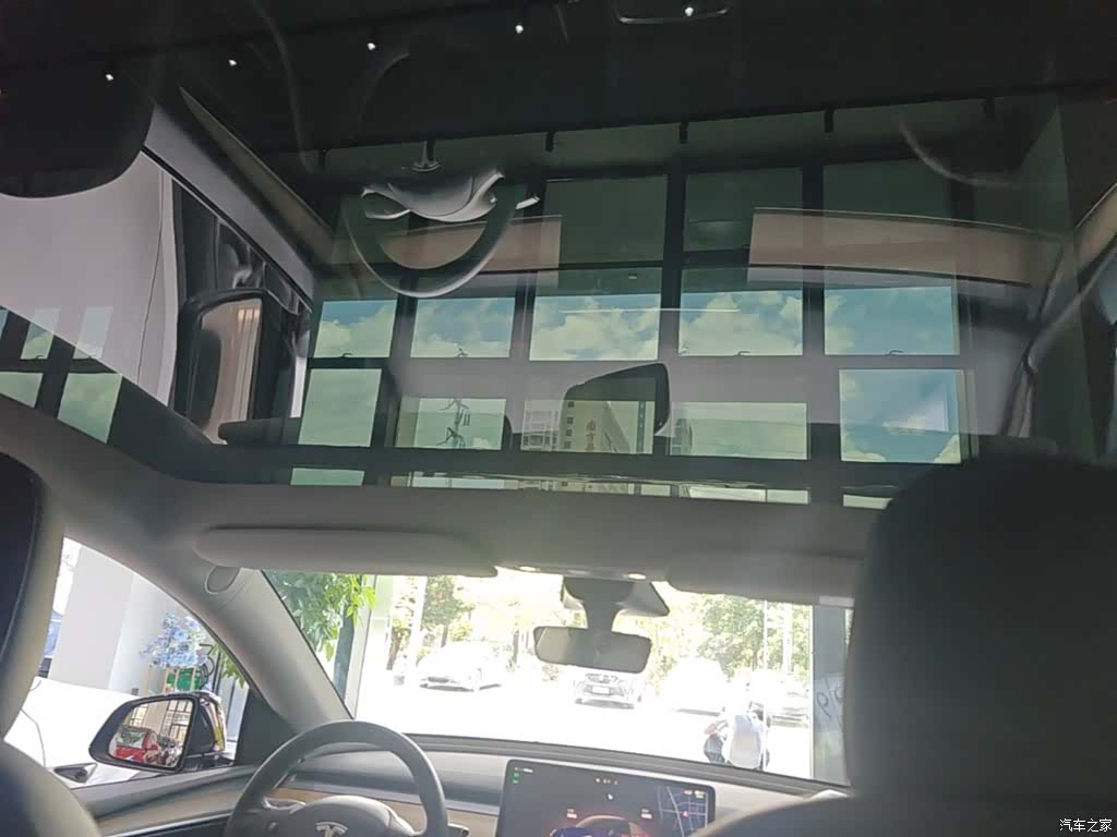 Tesla Model Y, 2022 18