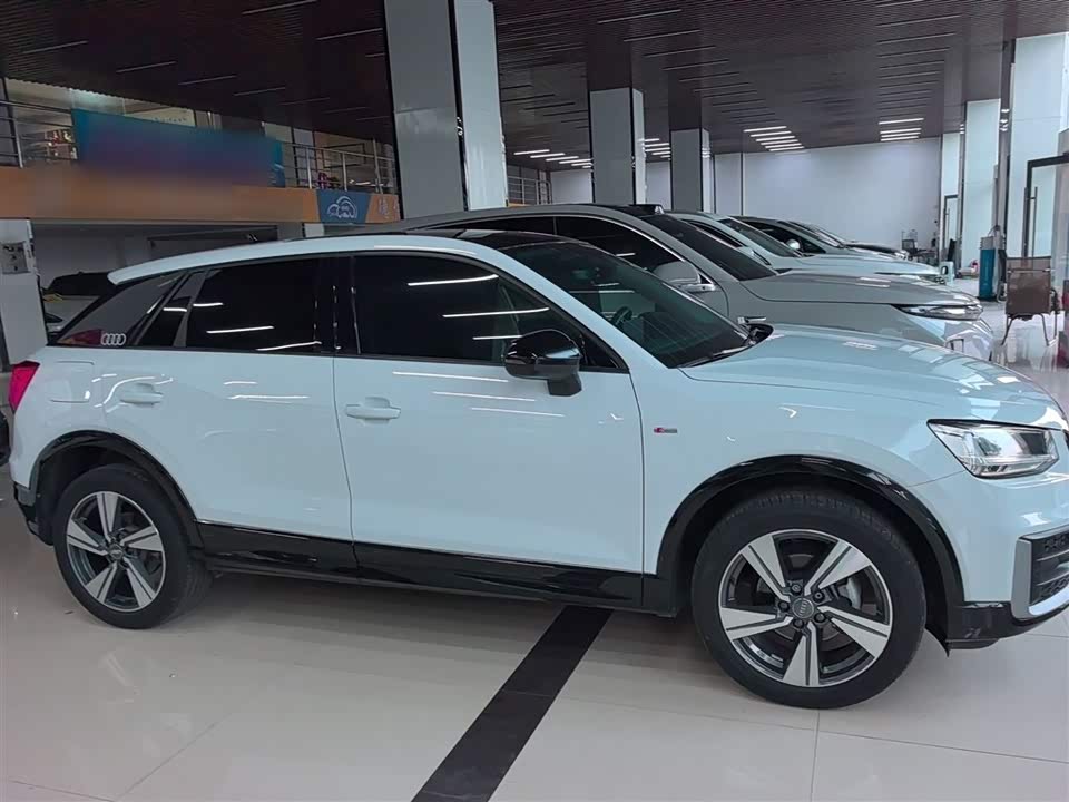 Audi Q2L