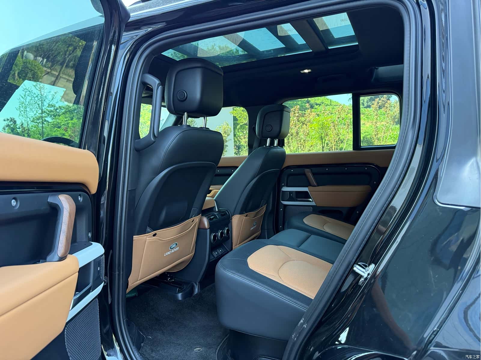 Land Rover Defender, 2023 все фото