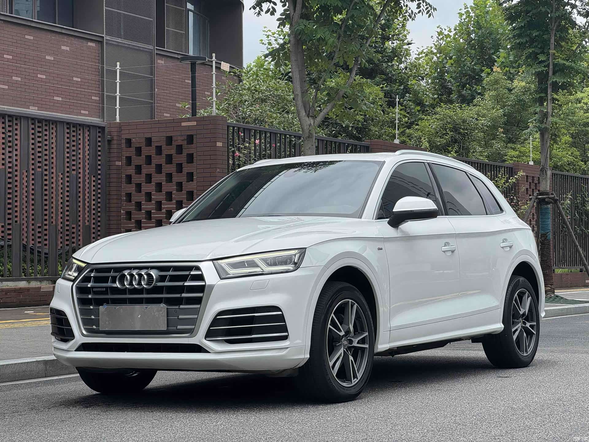 Audi Q5L, 2019 1