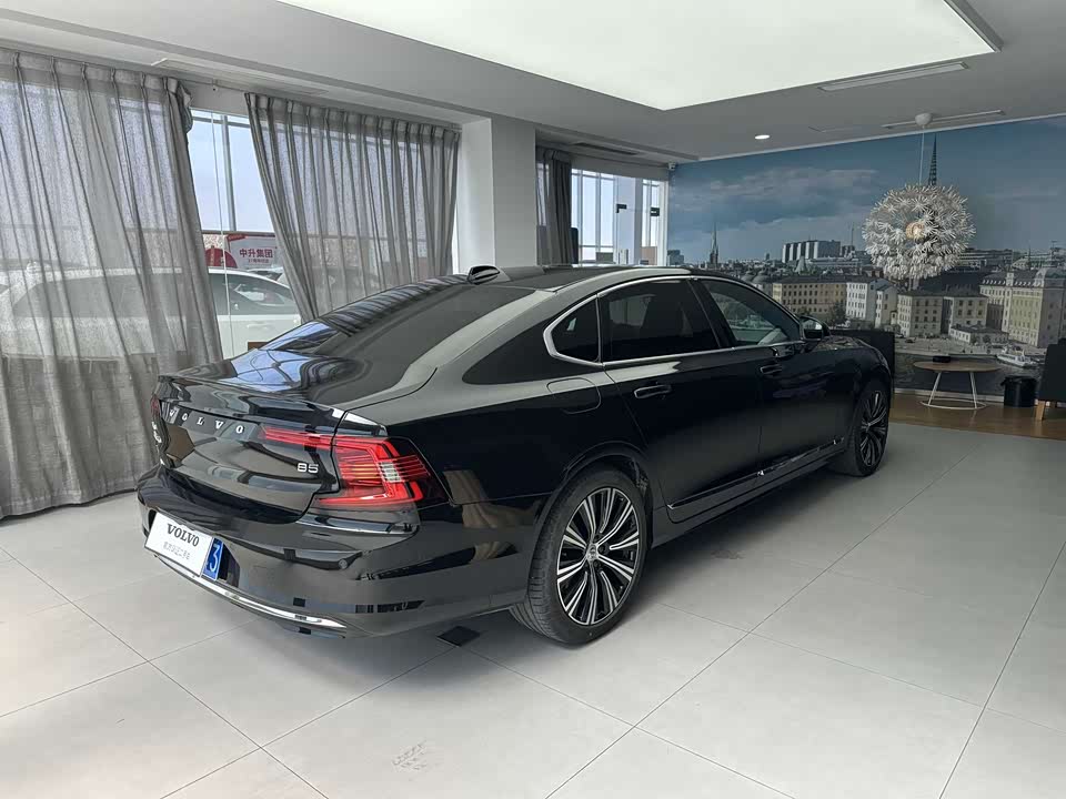 Volvo S90