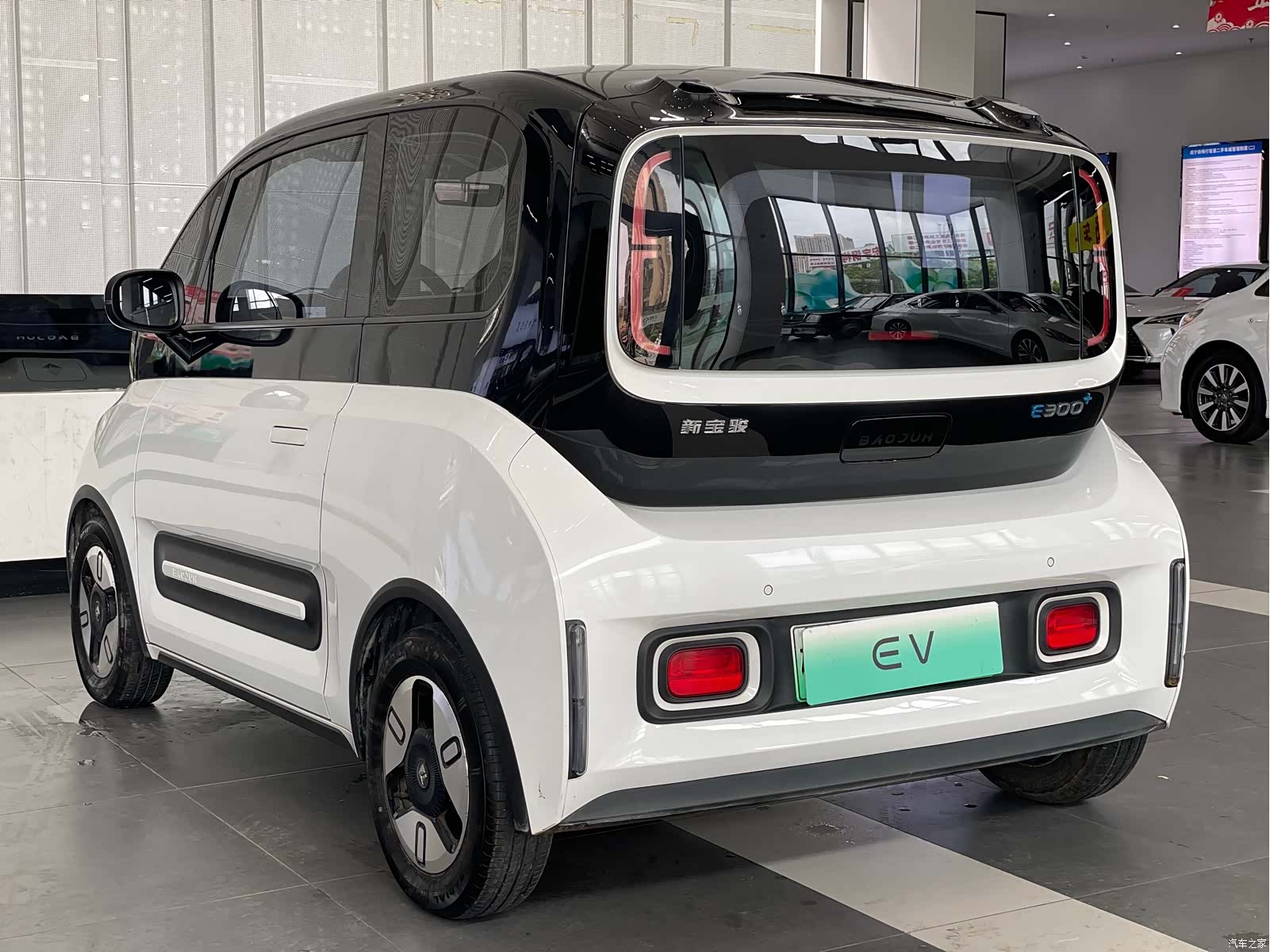 Wuling E300, 2021 6