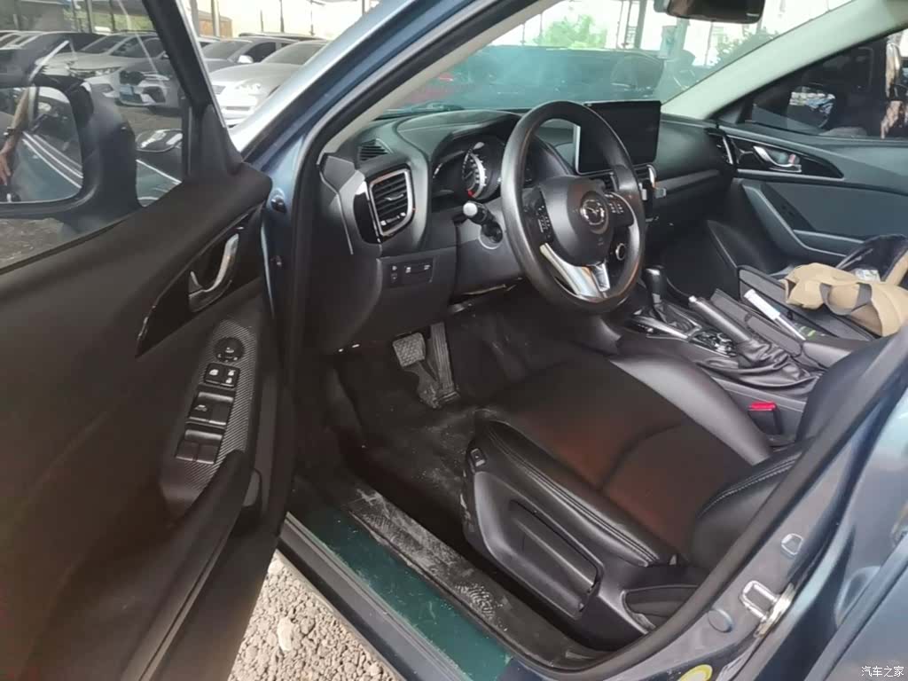 Mazda Mazda3, 2015 16