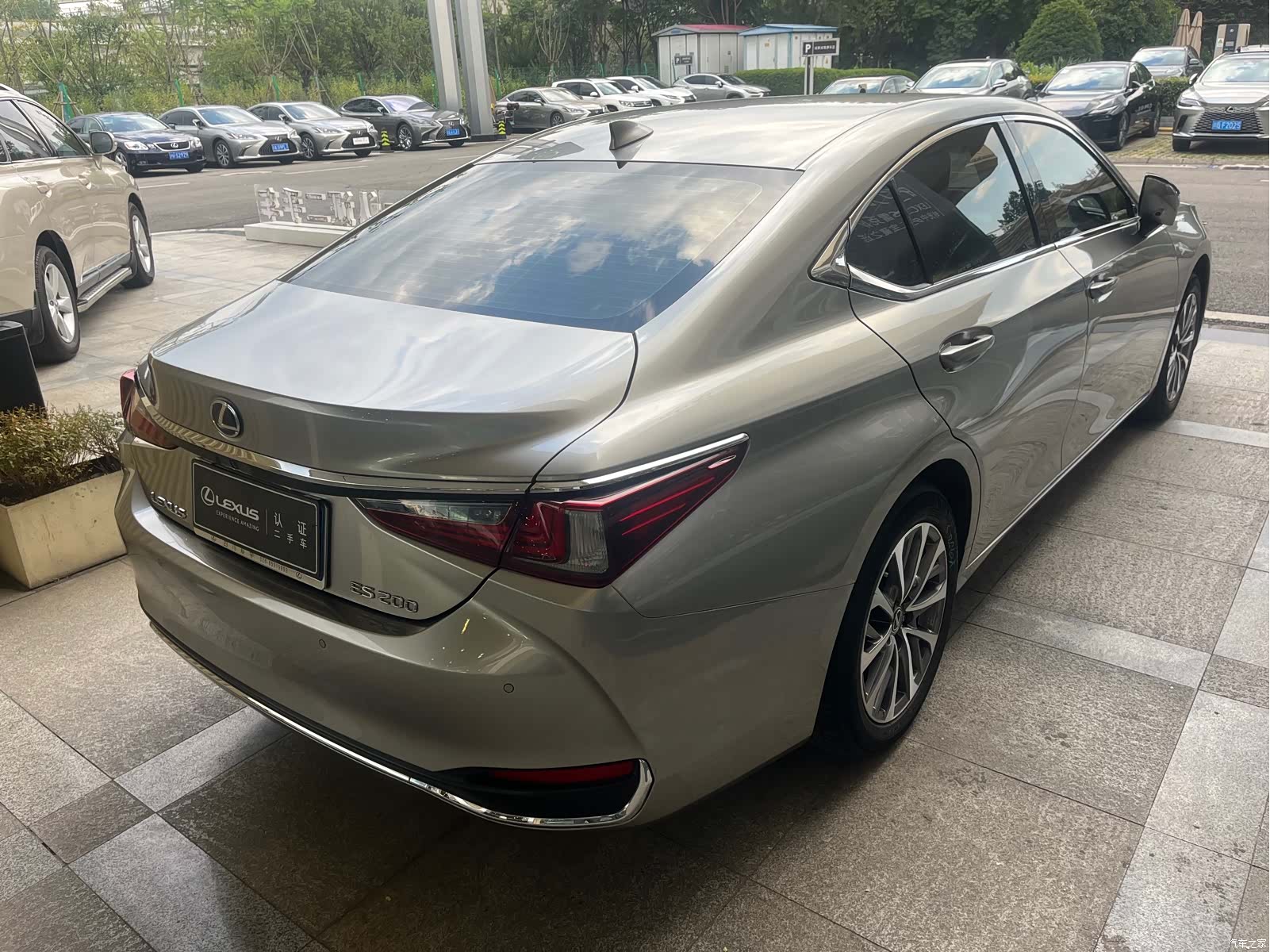 Lexus ES, 2023 7