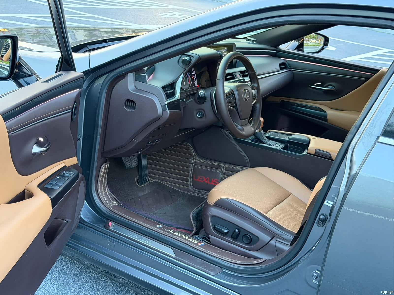 Lexus ES, 2018 все фото