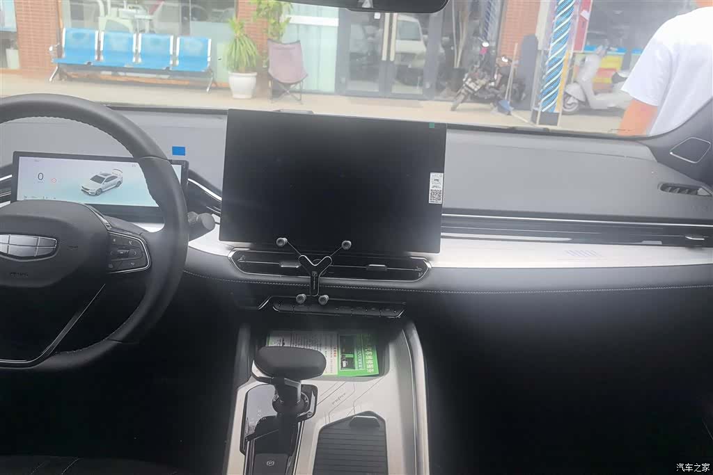 Geely Preface, 2025 13