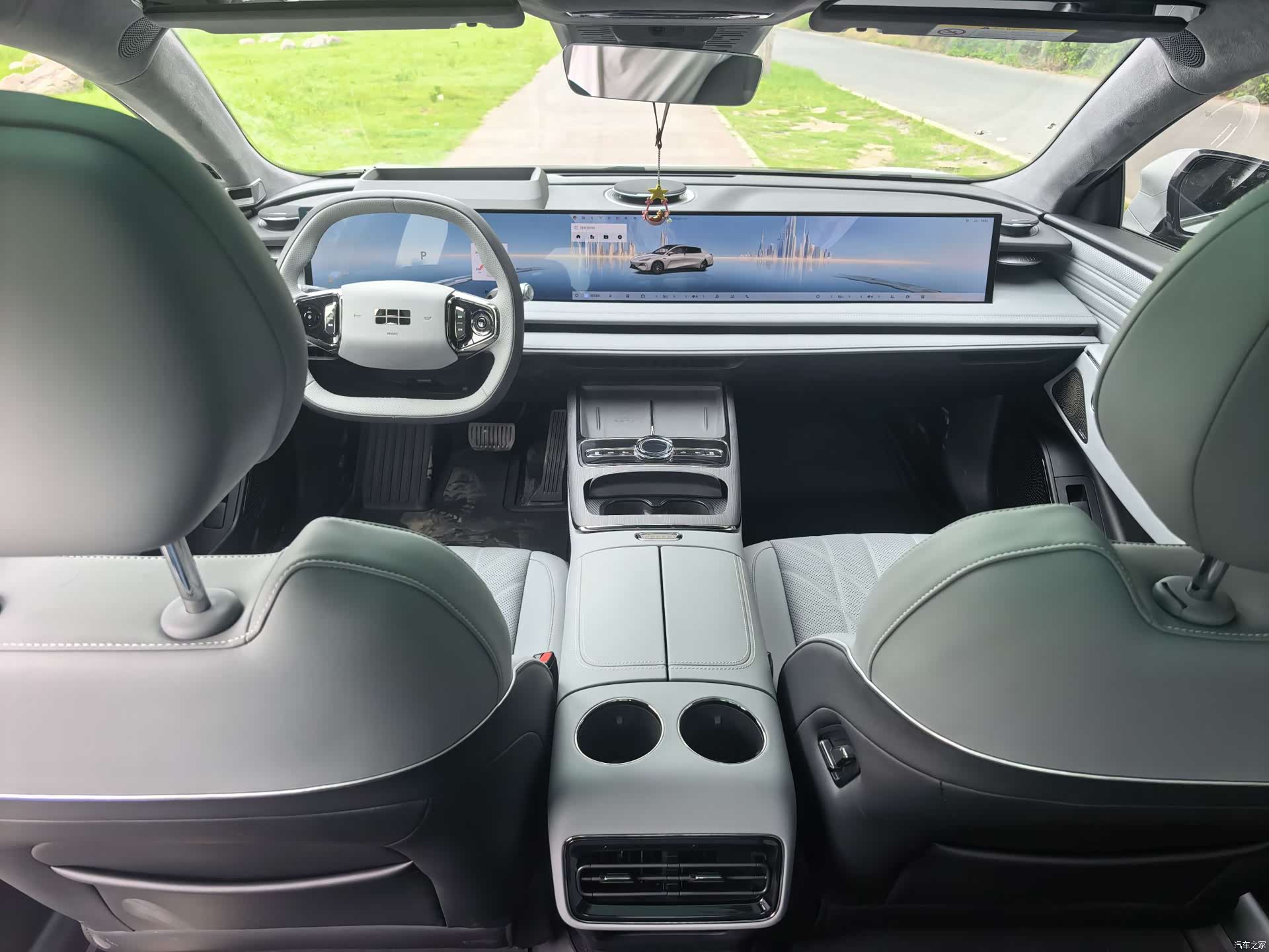 Geely E8, 2025 7