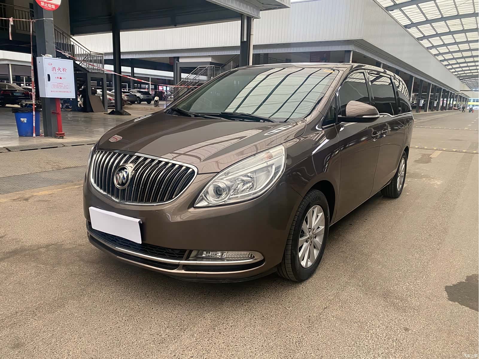 Buick GL8, 2015 1