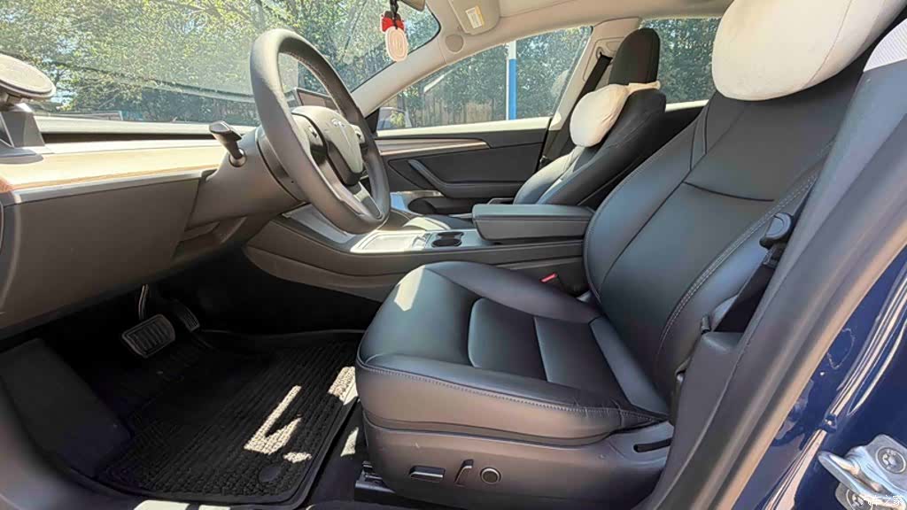 Tesla Model 3, 2023 23