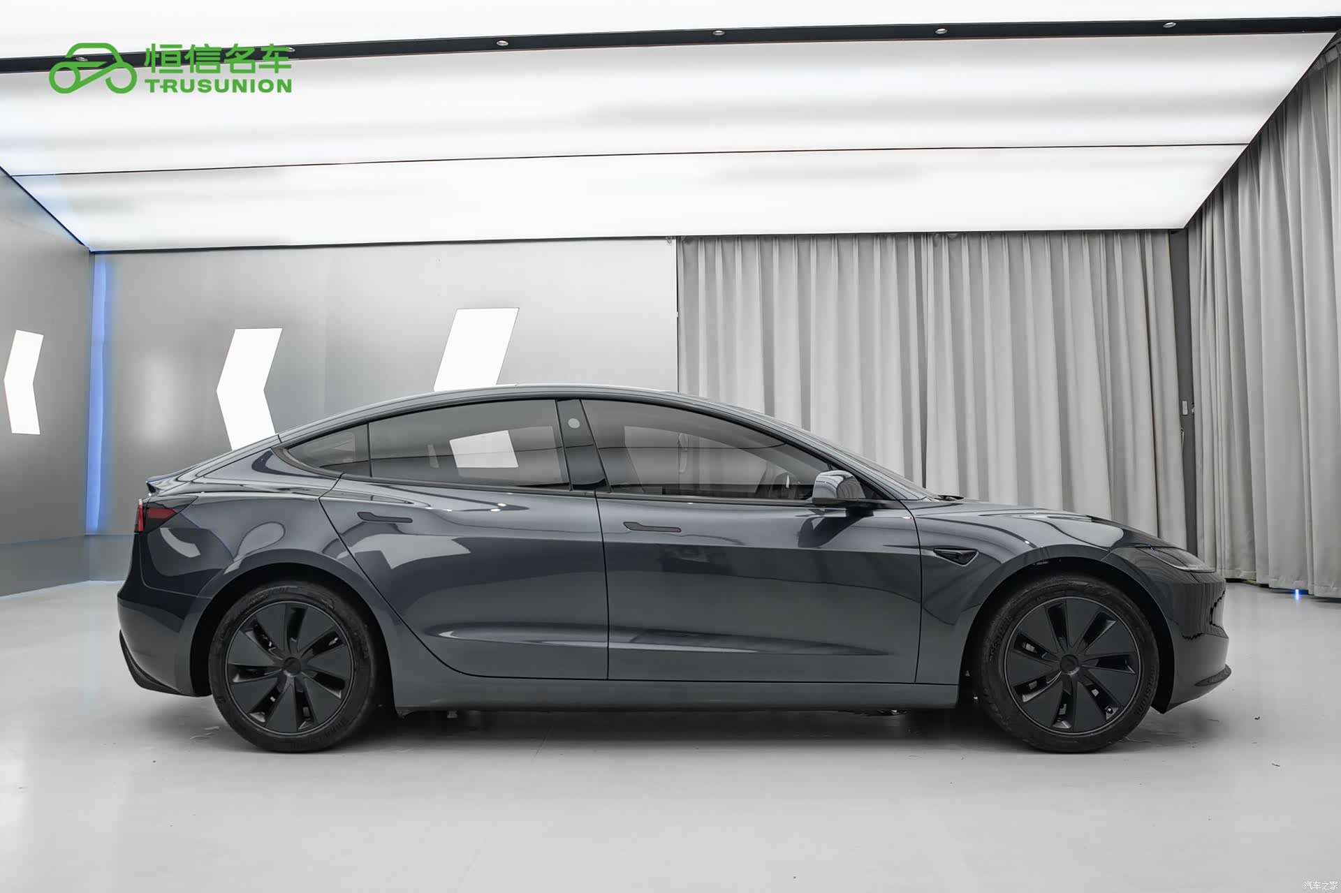 Tesla Model 3, 2025 7