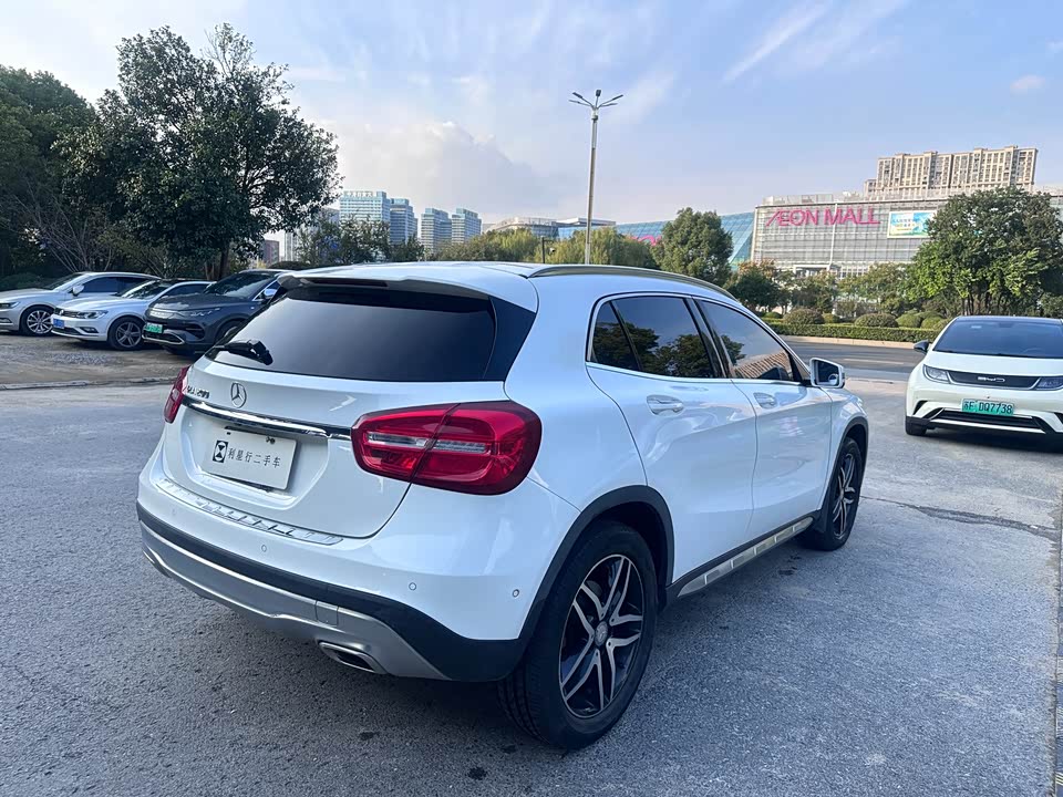 Mercedes-Benz GLA