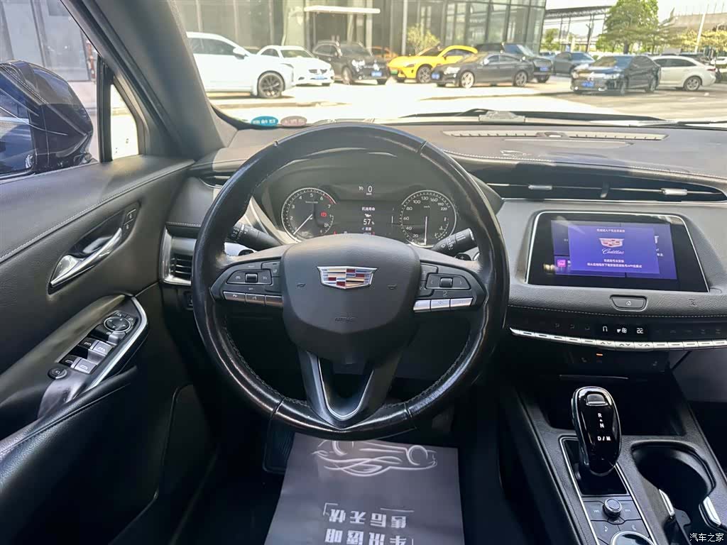 Cadillac XT4, 2021 10