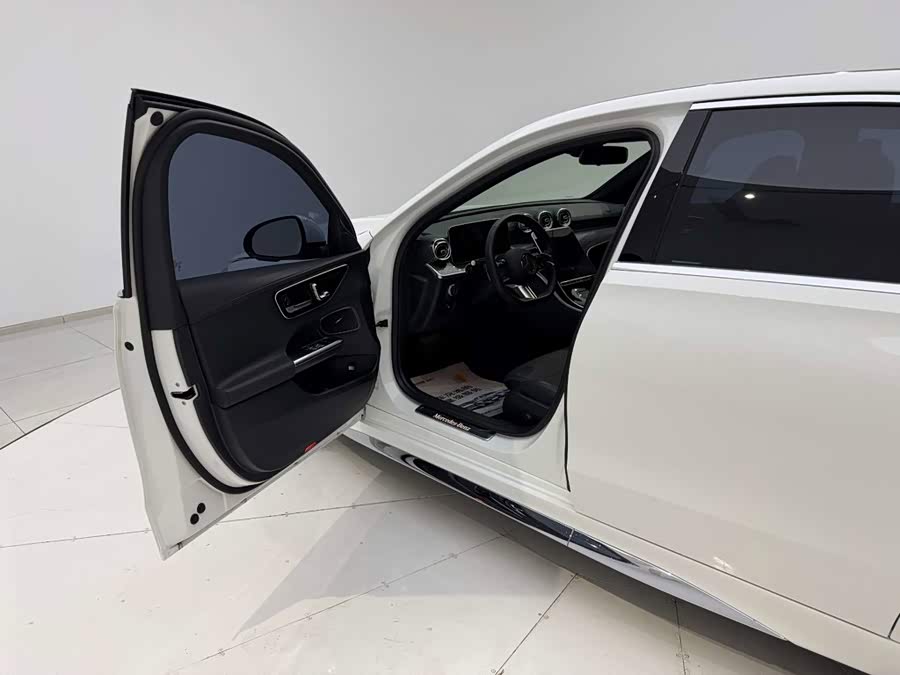 Mercedes-Benz C-Class 2024, фото 13