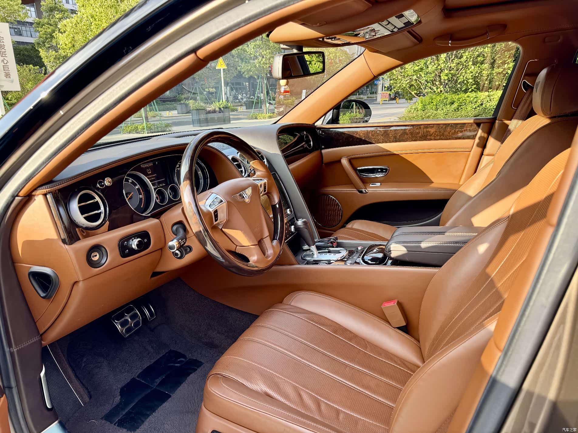 Bentley Flying Spur, 2014 все фото