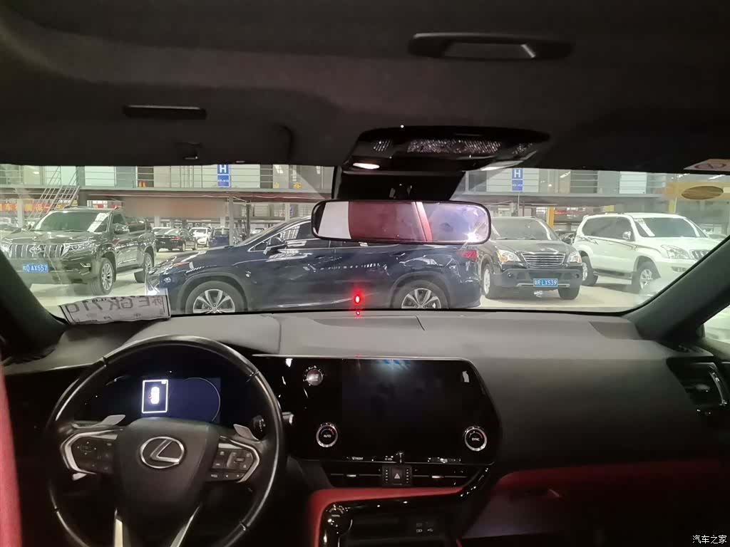 Lexus NX, 2023 10